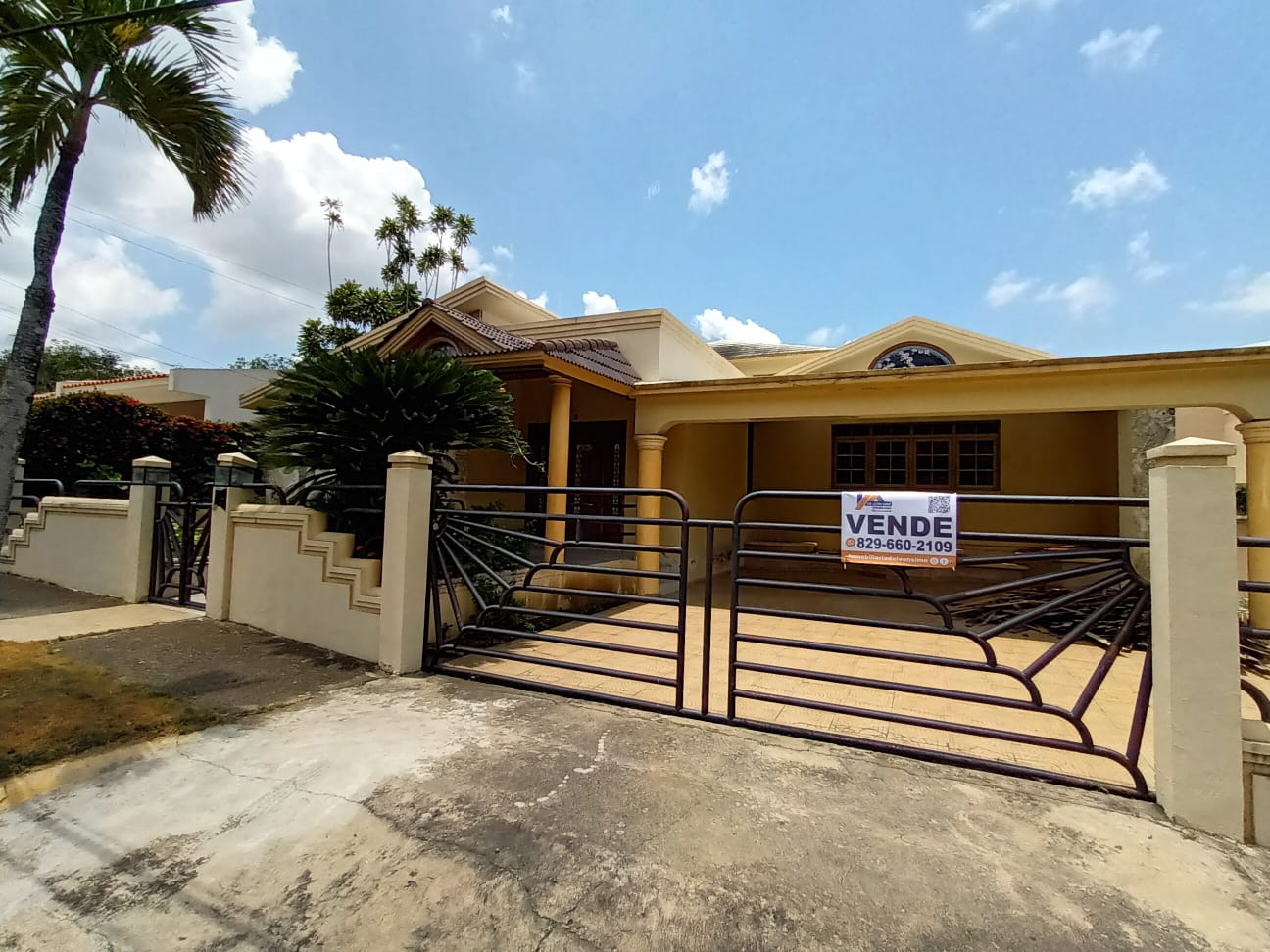 casa-de-venta-con-5-habitaciones-en-santiago-en-republica-dominicana