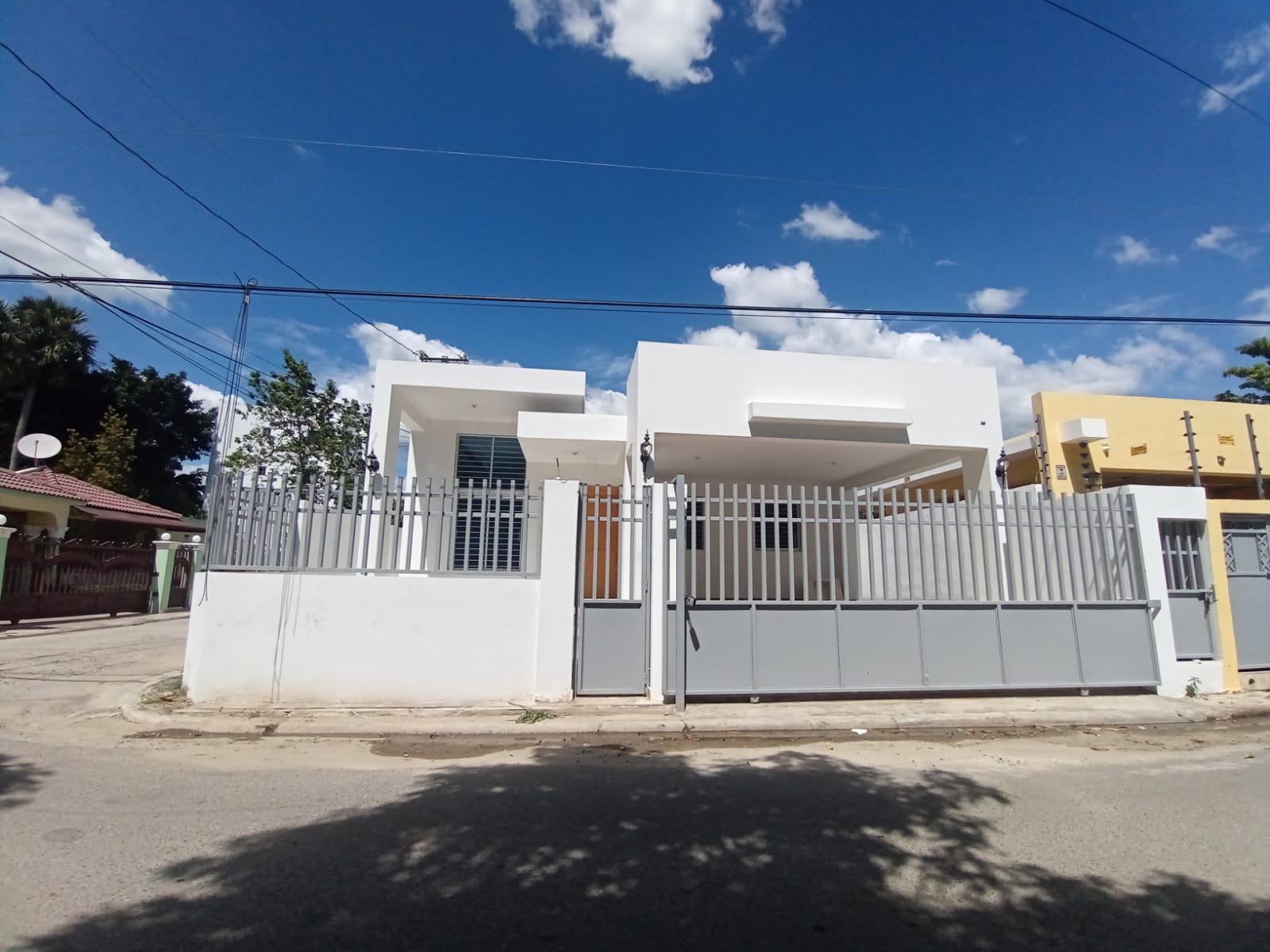casa-de-venta-con-tres-habitaciones-en-santiago-de-los-caballeros-en-republica-dominicana