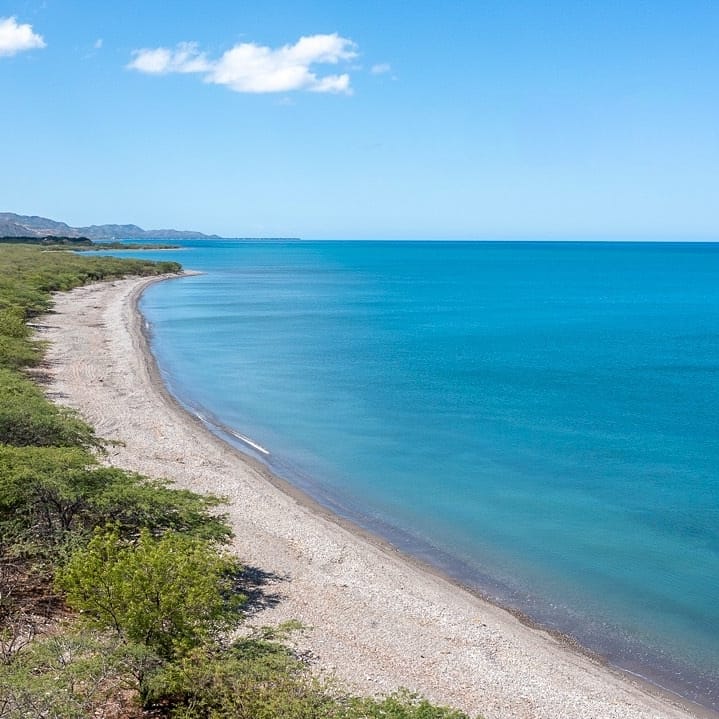 Terreno-de-venta-en-azua-bahia-de-ocoa