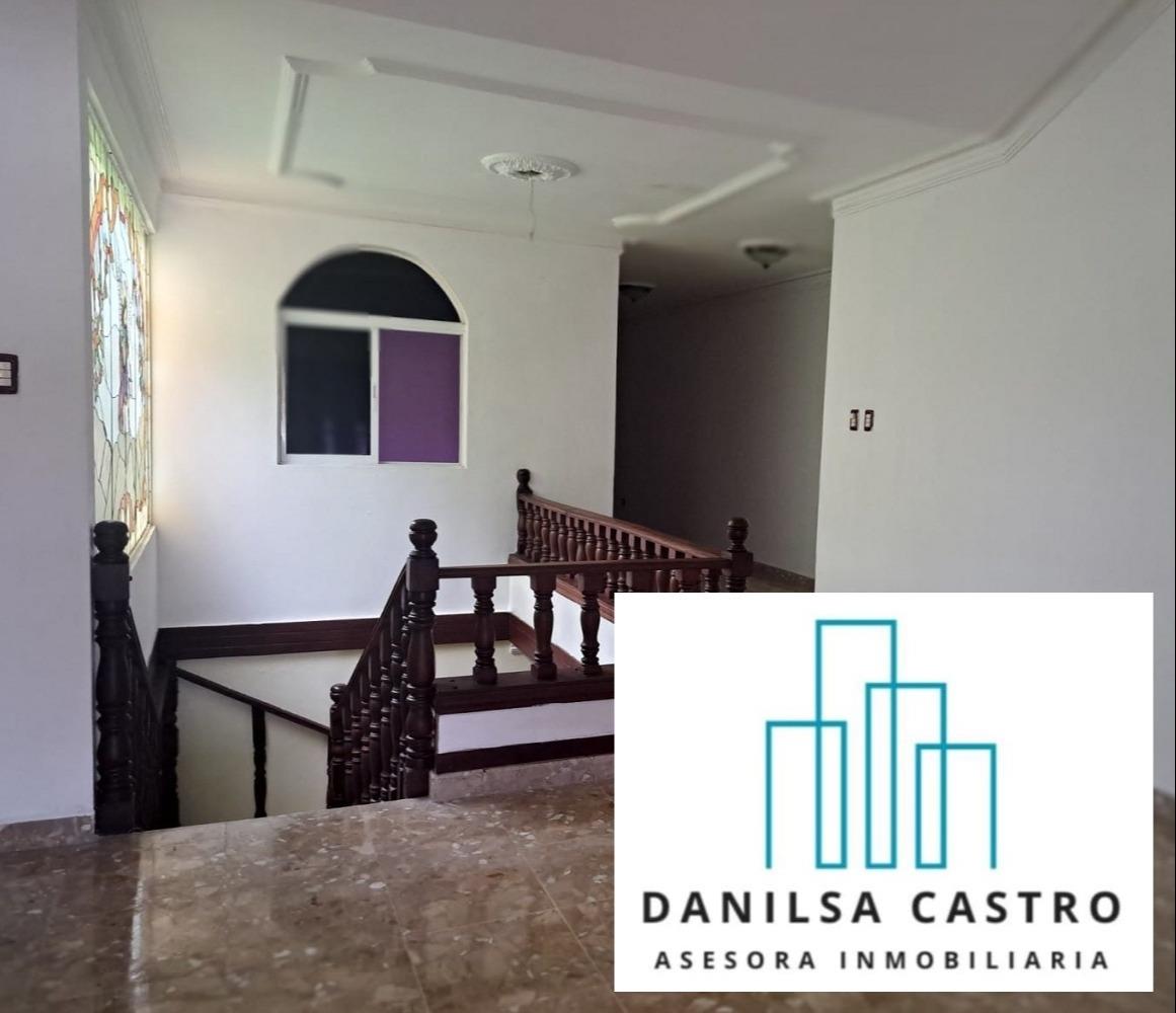 casa-de-venta-con-2-niveles-y-6-habitaciones-en-el-residencial-italia-en-santo-domingo-danilsa-2a