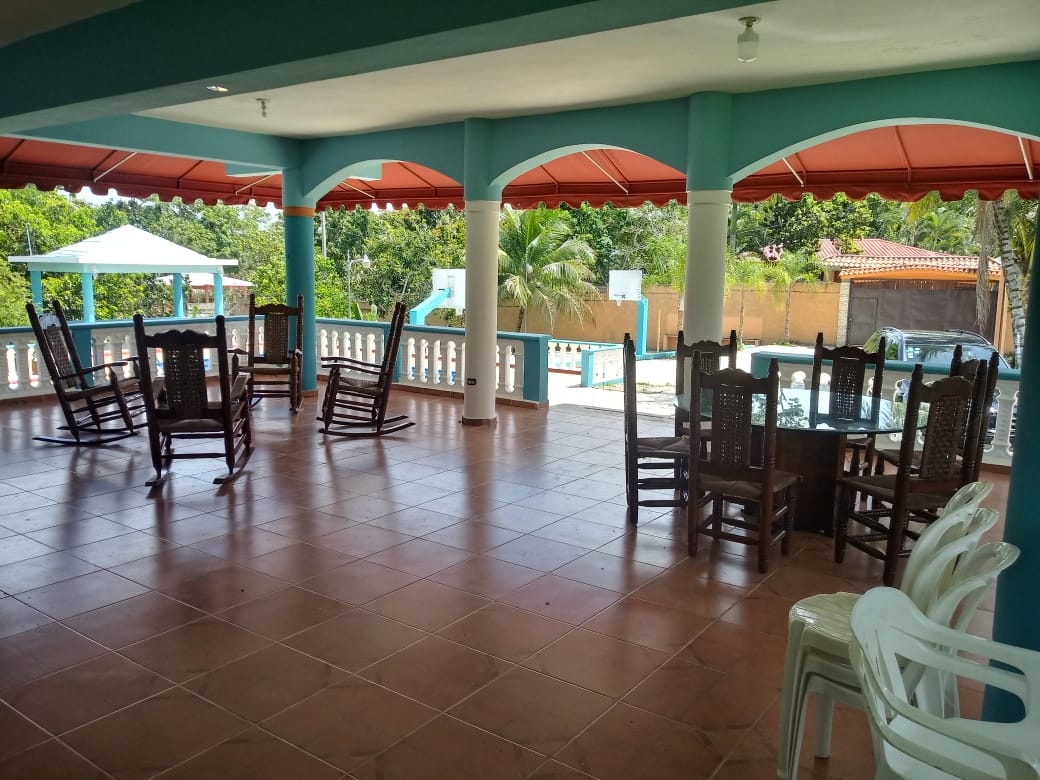 villa-de-venta-con-4-habitaciones-en-villa-altagracia